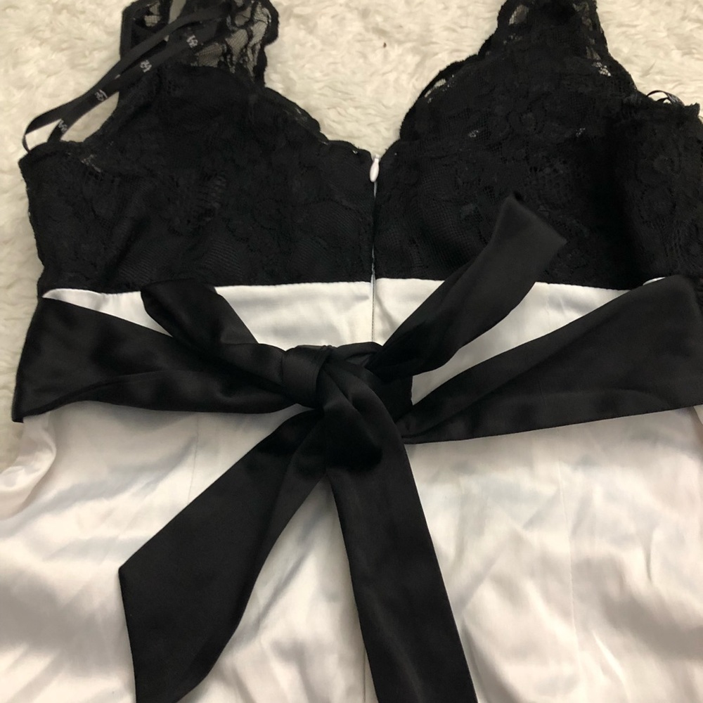 HOT ITEM Black and White Silky dress - Picture 7 of 7